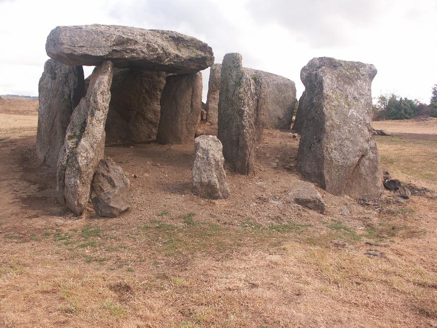 Dolmen de Cournols