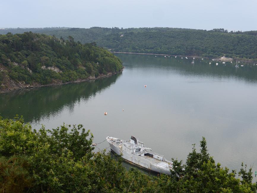 Cimetière à bateaux de la Marine Nationale, à Gorréquer