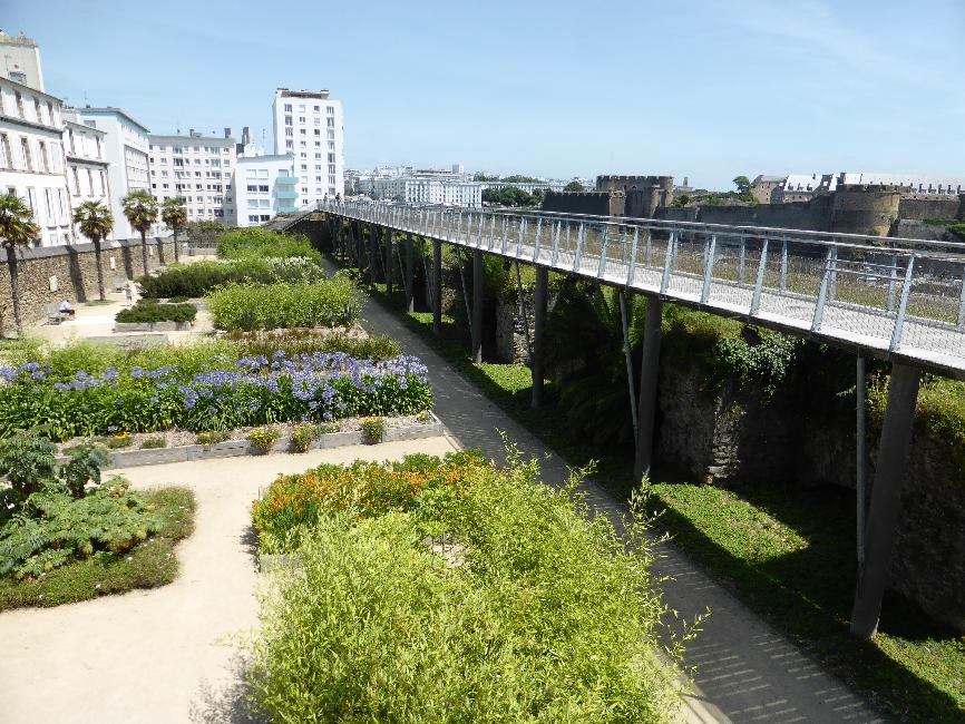 Le jardin des explorateurs, le long de la Penfeld
