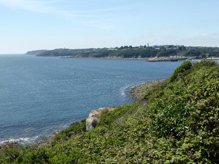 La côte du goulet de Brest, jusque la pointe du petit Minou, depuis la pointe de Portzic