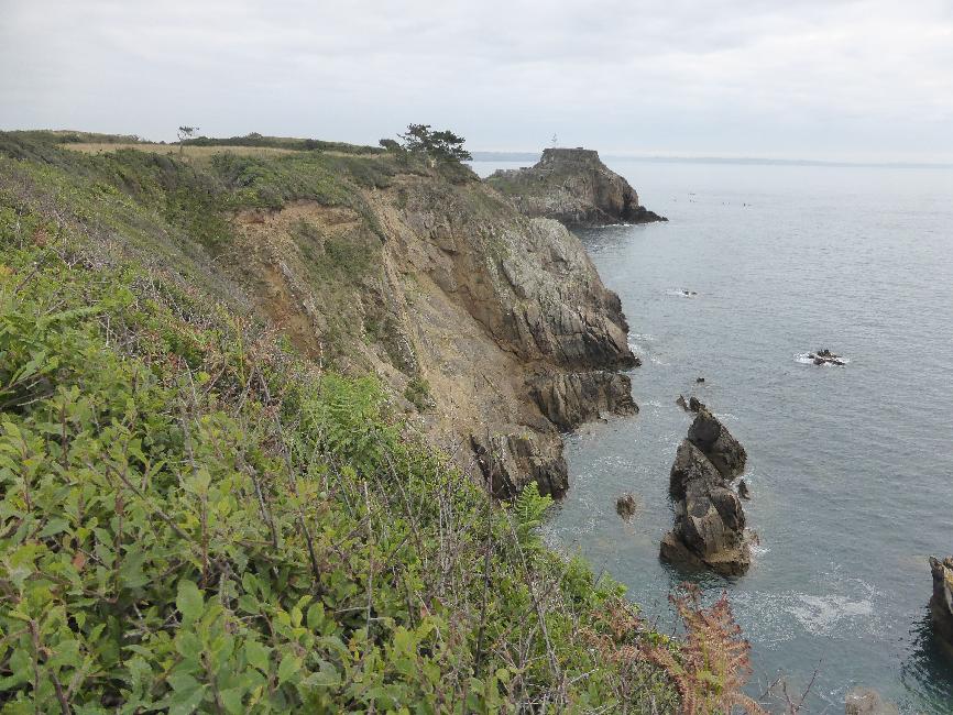 Plougonvelin ; vue vers le fort de Bertheaumé