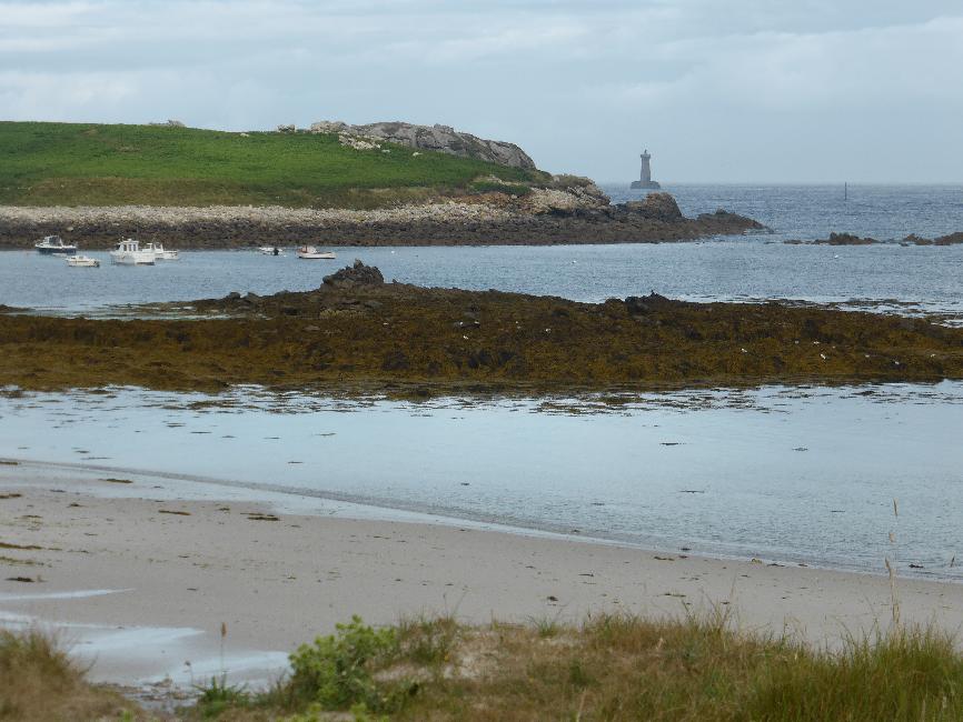 Plage de Porspoder ; vue sur le phare du Four