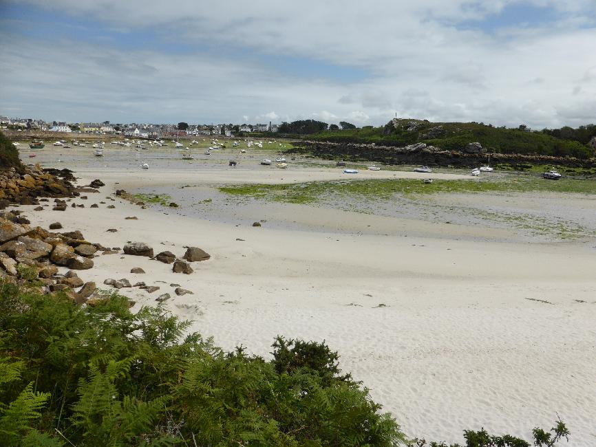 Vue sur le port de Portsall depuis la pointe de Guilligui
