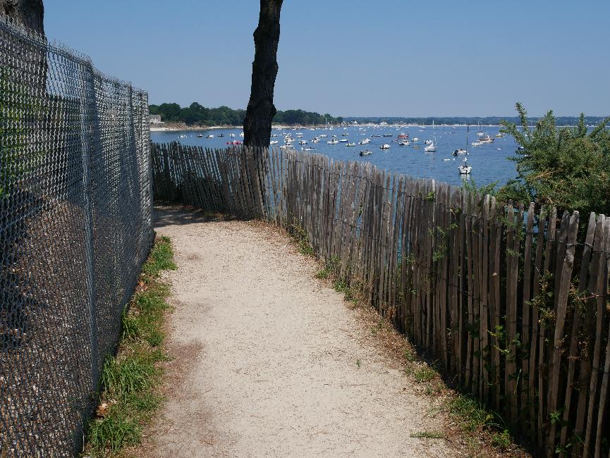 Chemin vers la pointe de Beg Meil ; tant pis pour les petits...