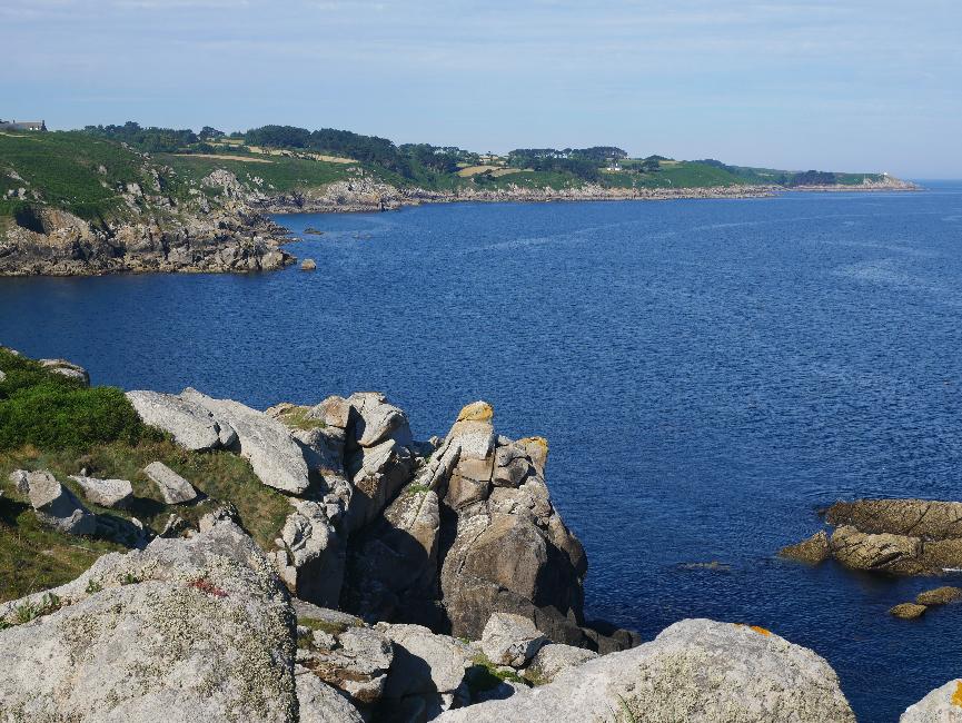 Vers la pointe de la Jument ; vue arrière vers la pointe du Millier