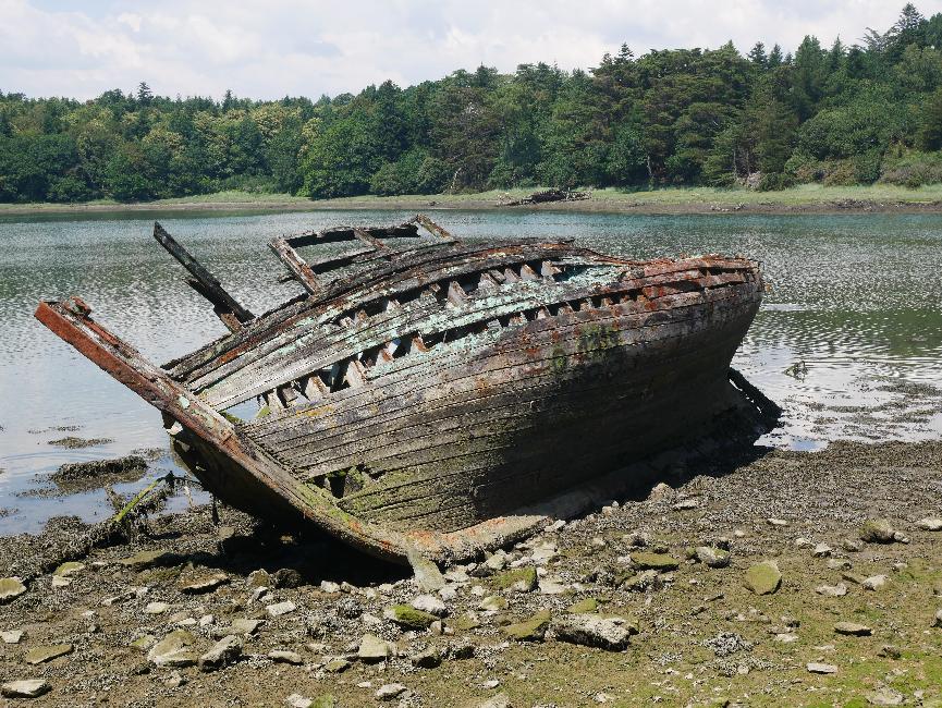 Bénodet ; épave dans l'anse de Penfoul