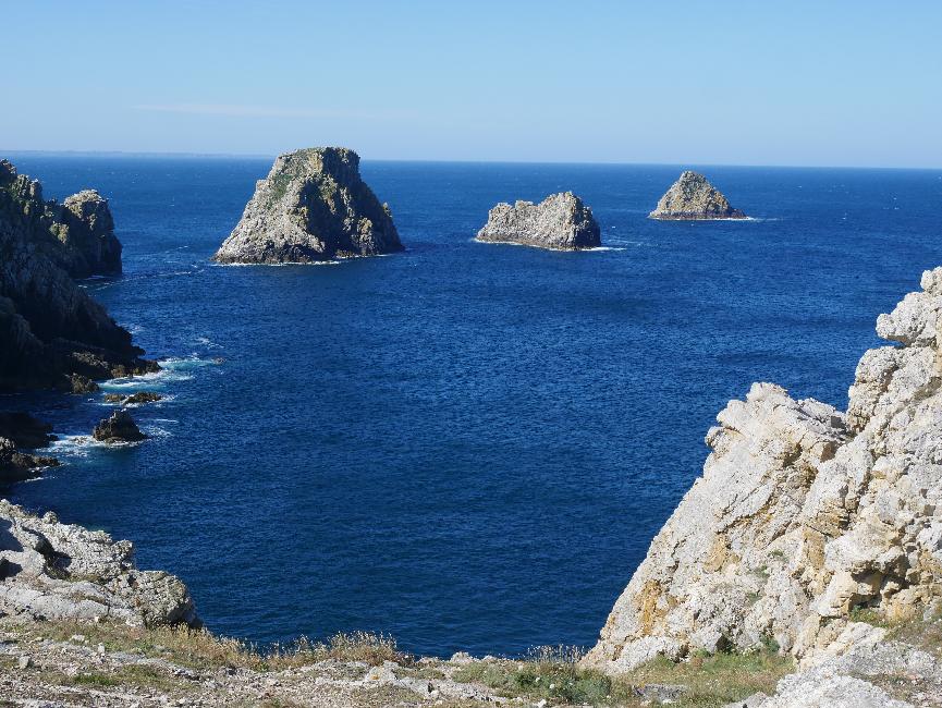 La pointe de Pen Hir et les tas de pois