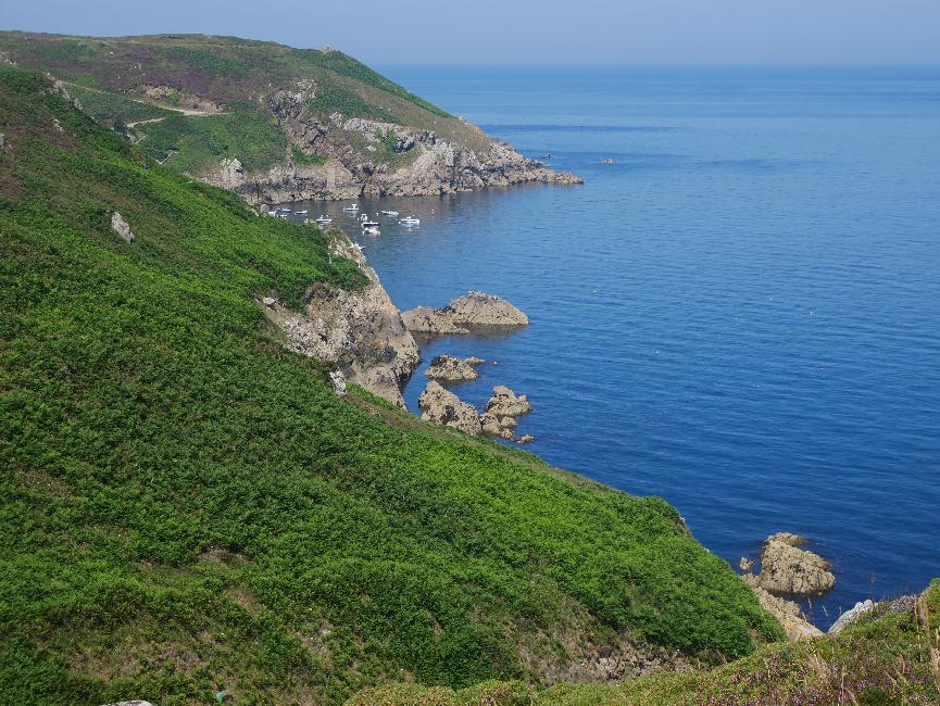 Pointe et port de Brézellec