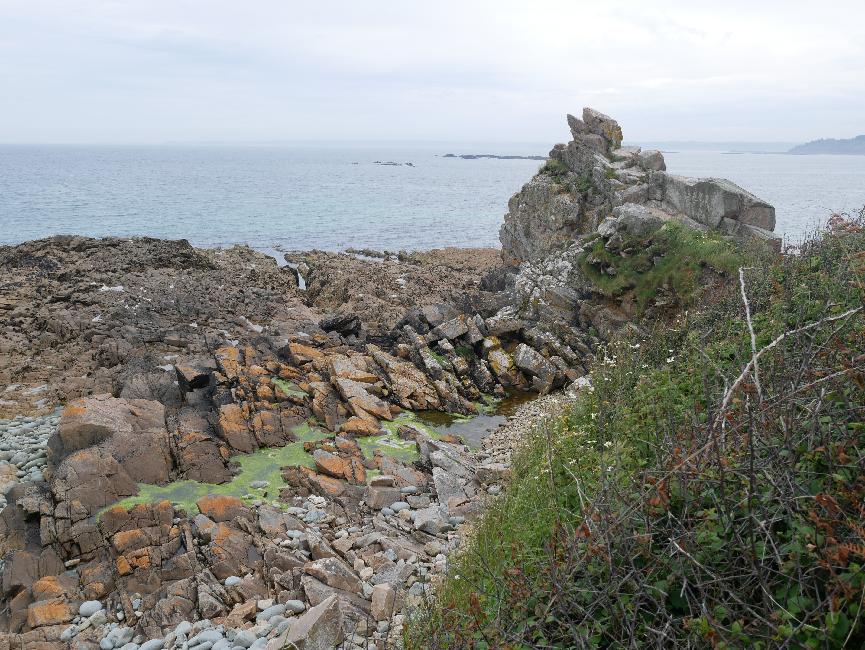 Entre la plage de Paul Rodou et la plage de Vilin Izella