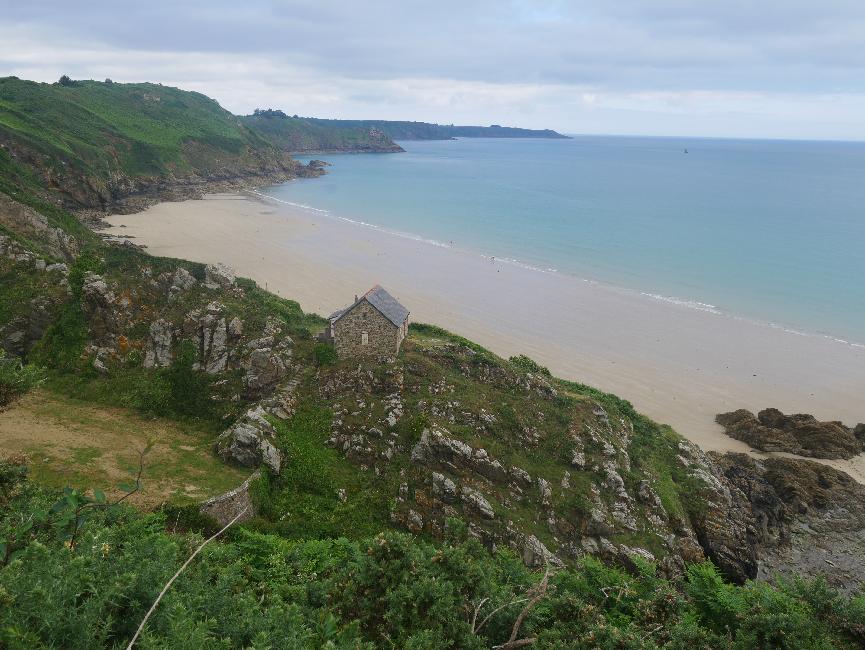 La plage Bonaparte ; la pointe Minard