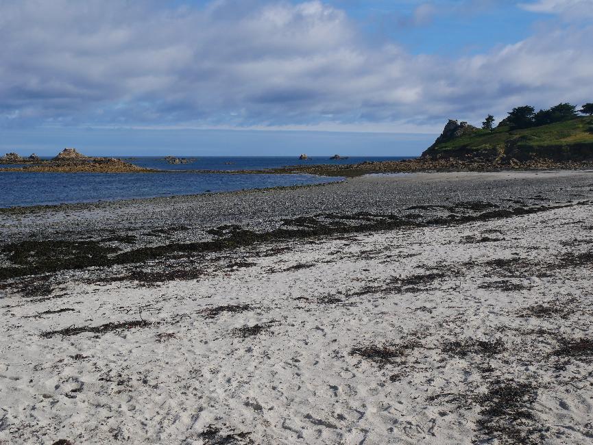 Plage de Saint Samson ; vue sur les roches jaunes