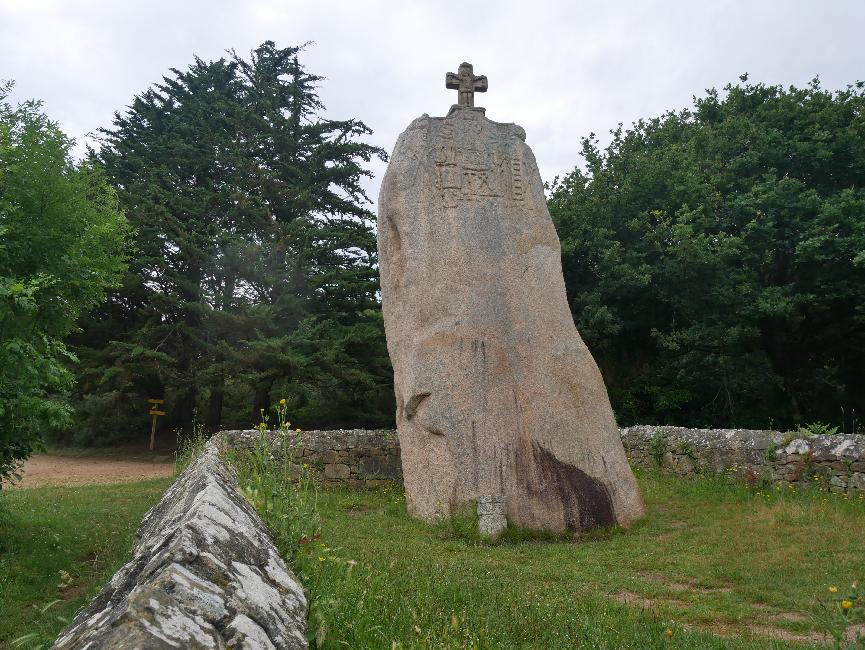 Menhir de Saint Uzec