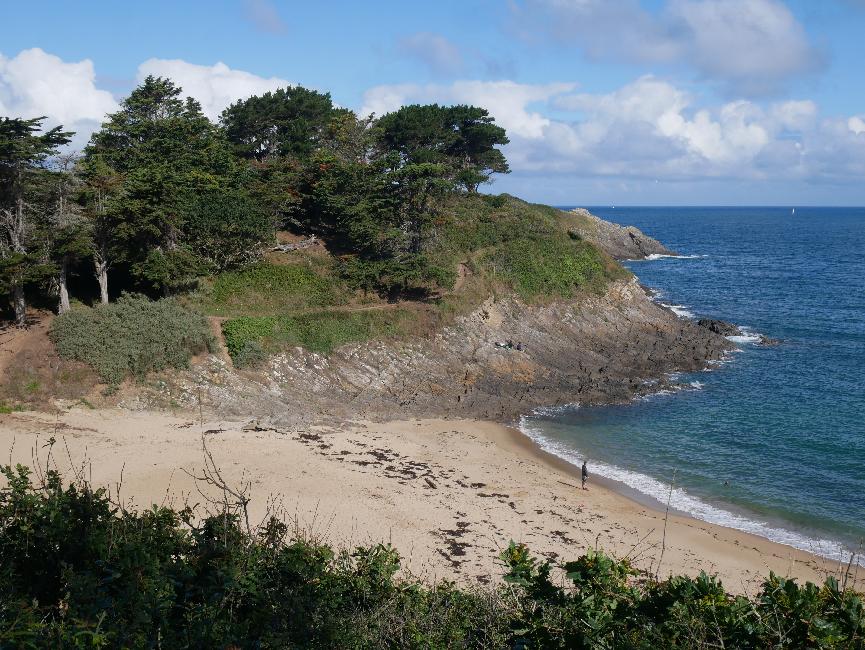 Le Corps de Garde ; plage du Petit Port