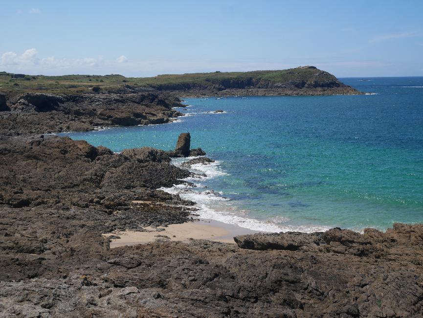 Le Nicet ; vue vers la pointe de la Varde