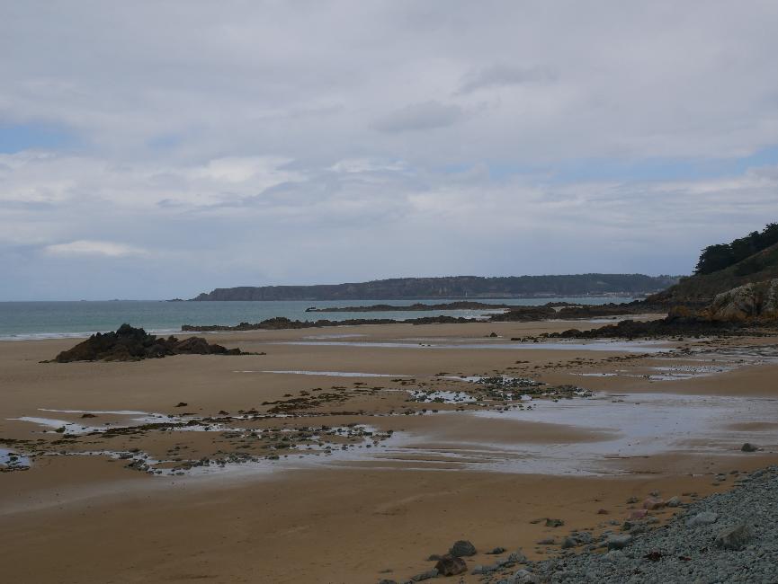 Plage de Saint Pabu ; vue sur le cap d'Erquy
