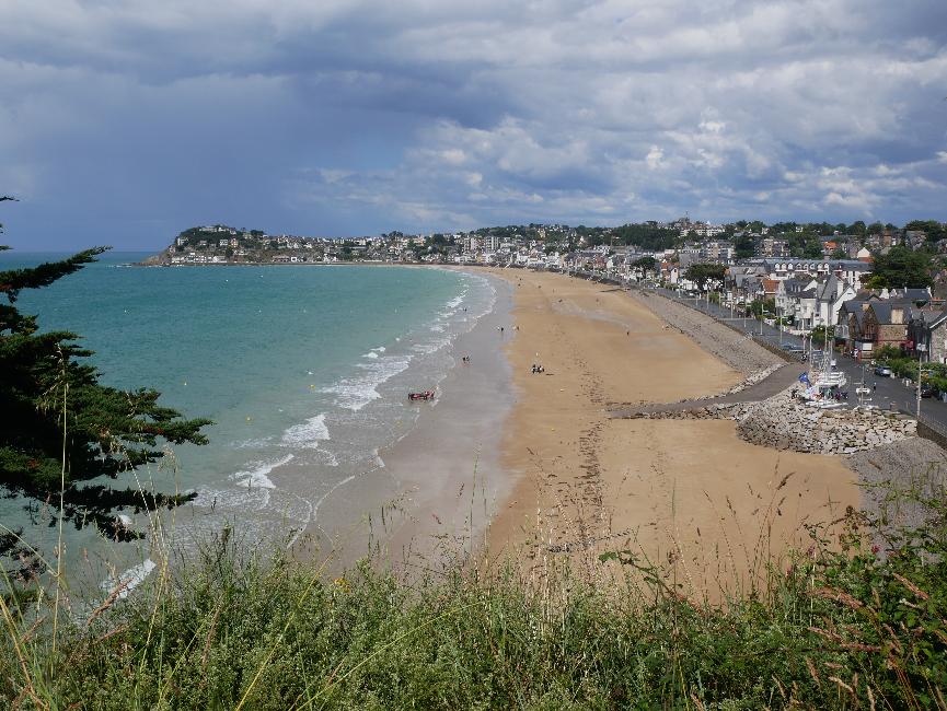 Plage du Val André après le grain