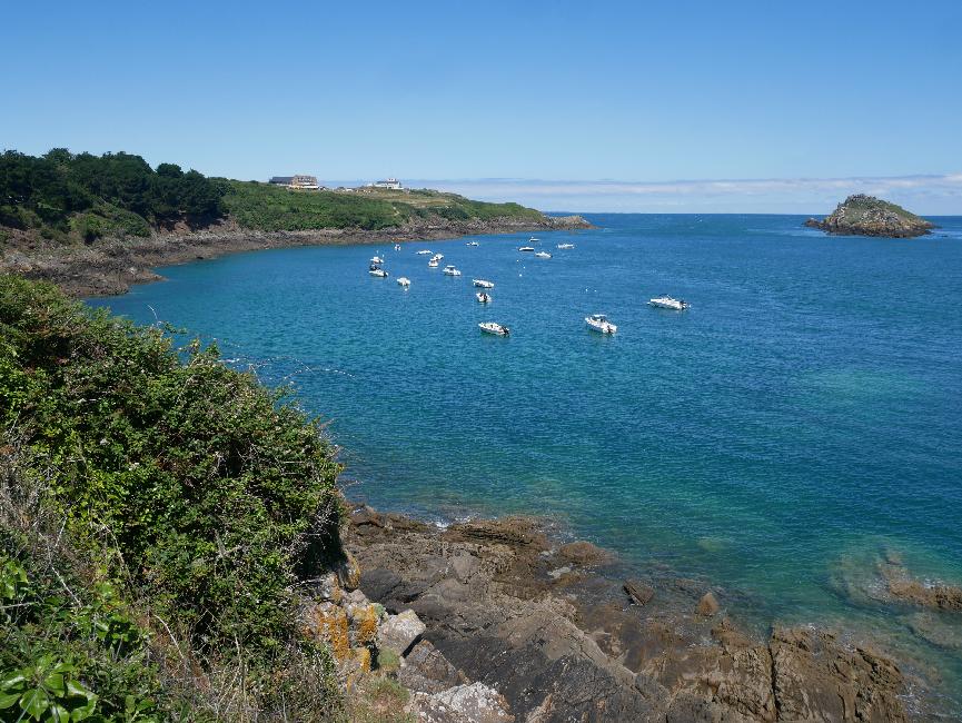 Pointe de Barbe Brulée, vue vers la pointe du Grouin