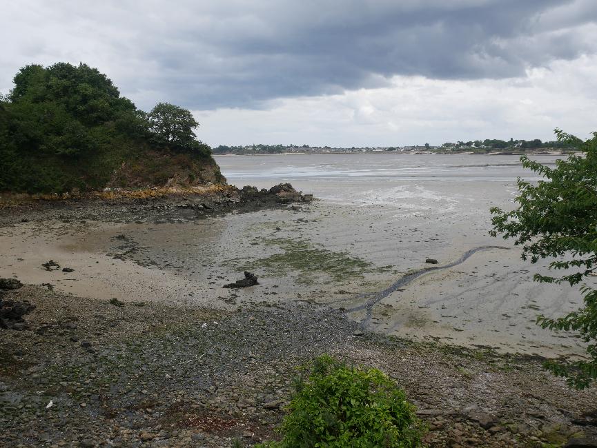 Entre le Guildo et Quatre Vaux ; en face, Saint-Jacut