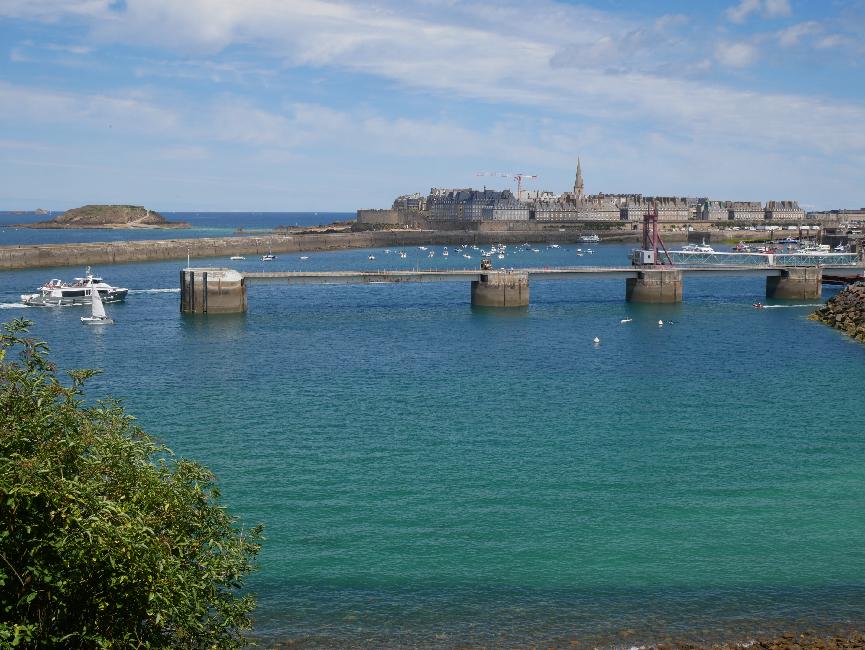 Saint-Malo ; la Cité ; vue vers la ville Close