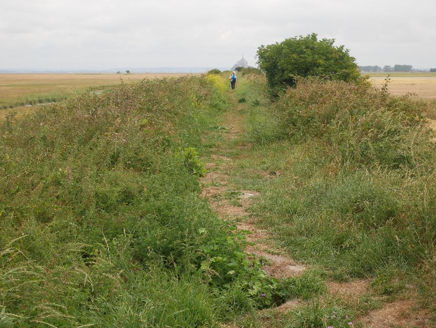 Derniers pas sur la digue avant de prendre la direction du sud
