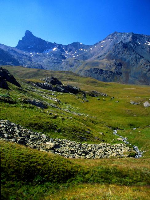 Montée vers le col de Chamoussière ; la tête des Toillies