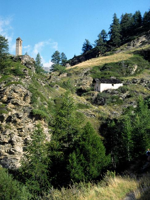 Chapelle de Malrif, avec son campanile séparé