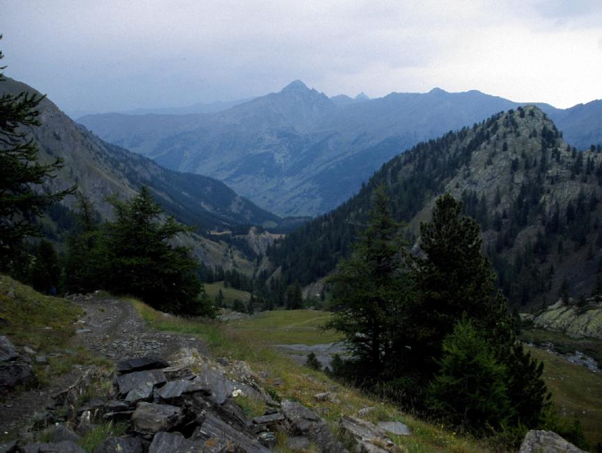 Descente vers le Guil, le long de la Bouchouse