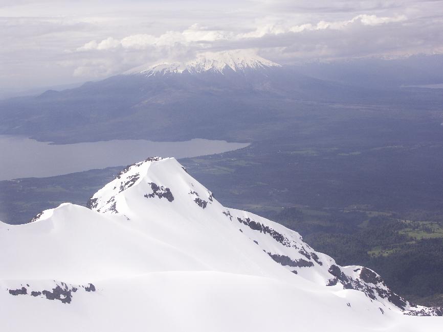 Vue vers le volcan Osorno et le lac Llanquihue