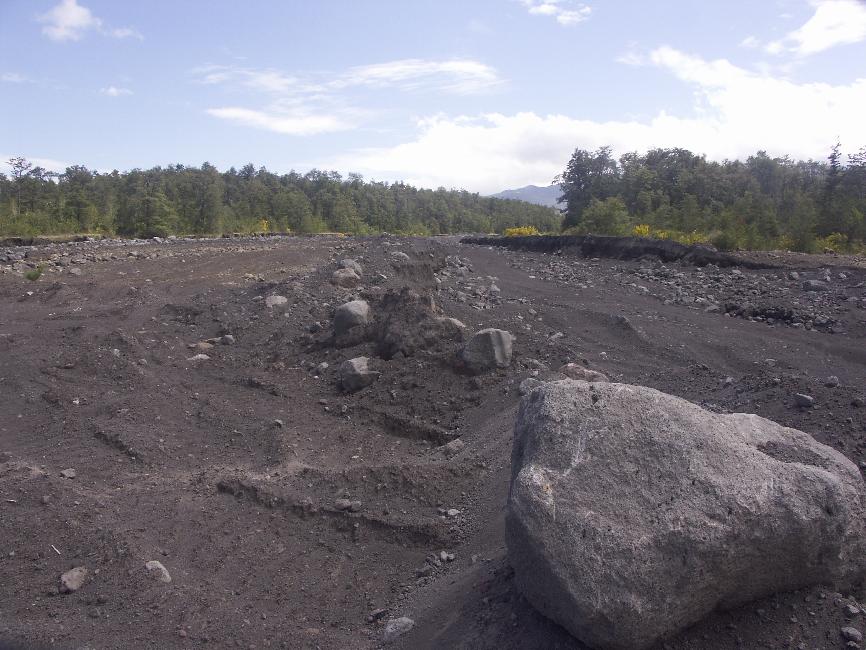 Lit d'un lahar du volcan Osorno, issu de la fonte du glacier lors d'une éruption