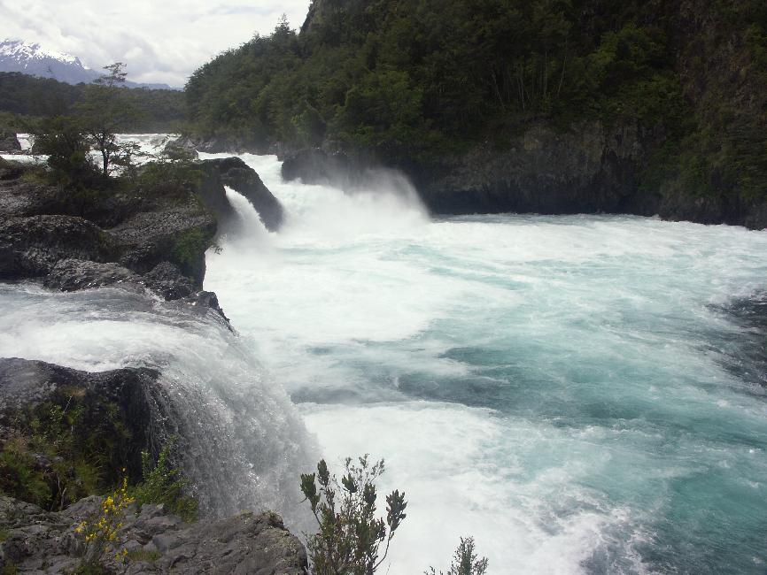 Le vacarme et les remous sont impressionnants