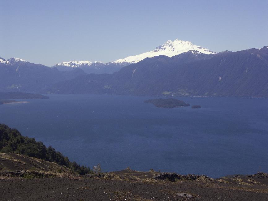 Vue vers le lac de Todos los Santos, et le volcan Tronador