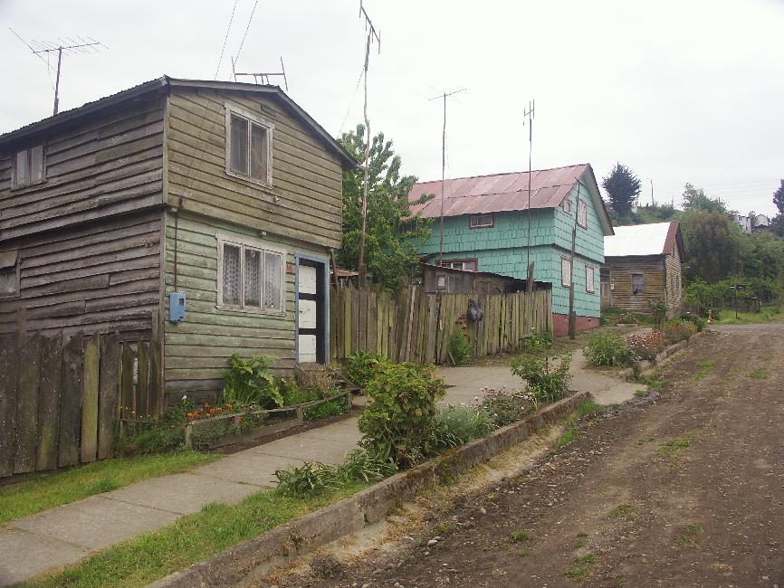 Quelques maisons en bois, typiques de cette région