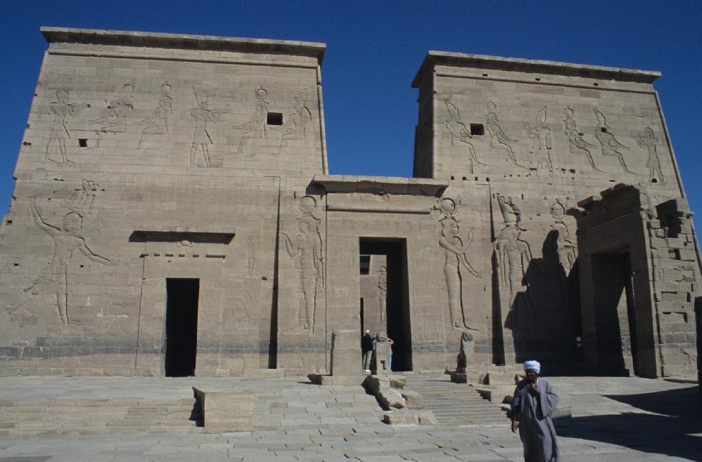 Second pylône du temple d'Isis