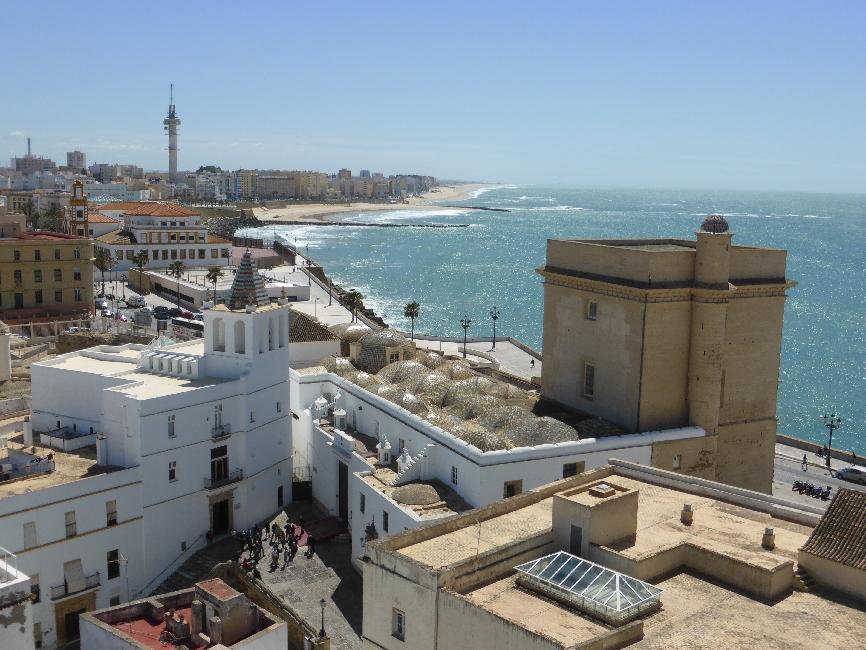 Cadiz ; la ville et la vieille cathédrale, depuis la tour de la nouvelle
