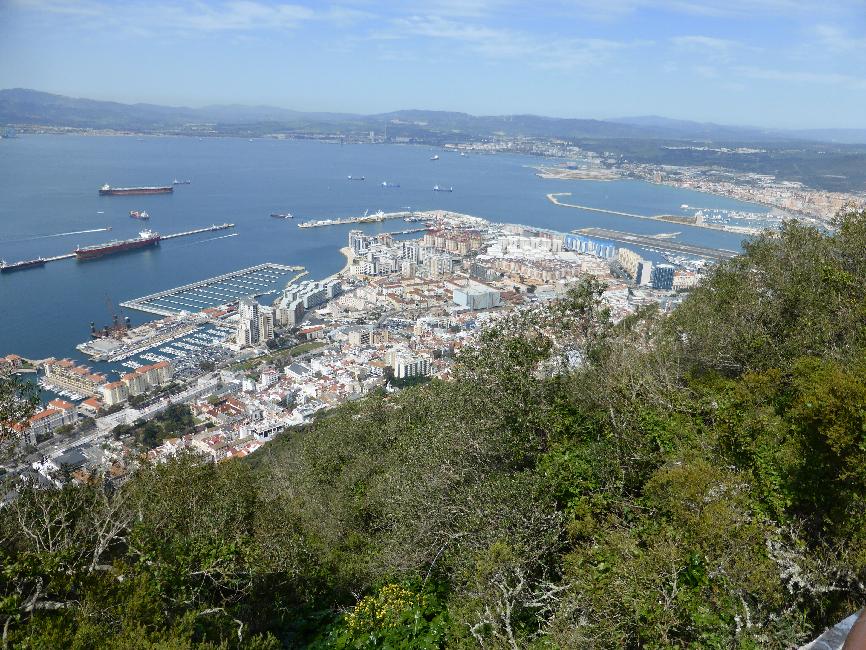 Gibraltar ; la ville depuis le rocher