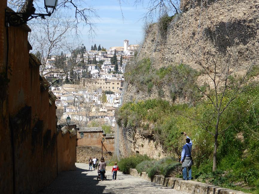 Granada ; l'Alhambra ; descente vers l'Albaicin