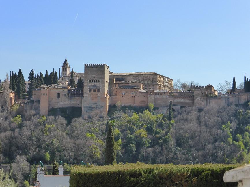 Granada ; descente de San Miguel el Alto vers l'Albaicin ; vue sur l'Alhambra