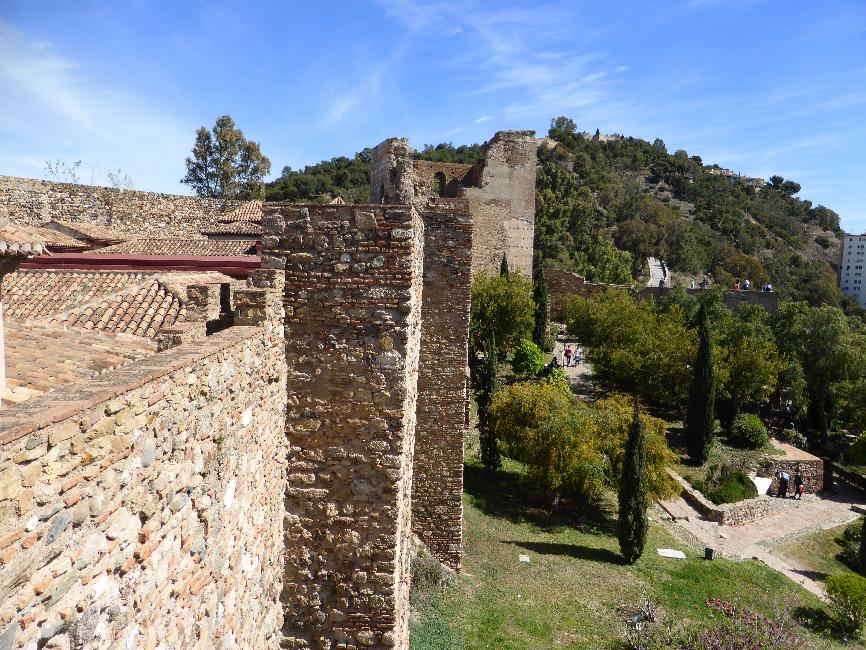 Malaga ; l'Alcazaba ; vue vers le château de Gibralfaro