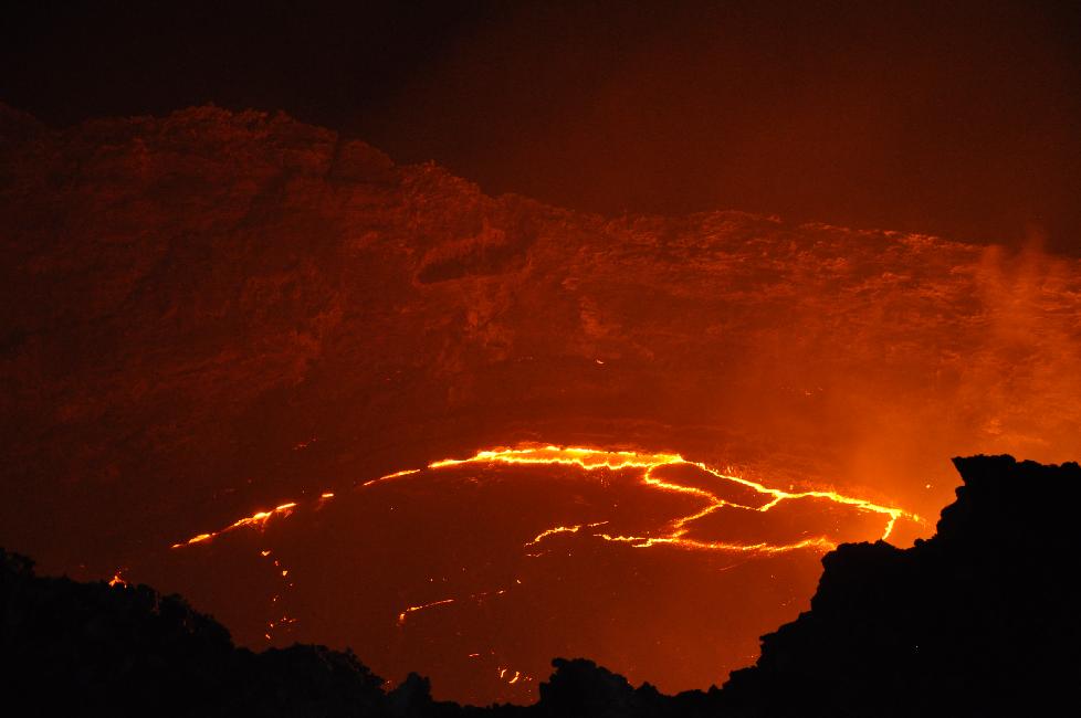 Le lac de lave du puits sud