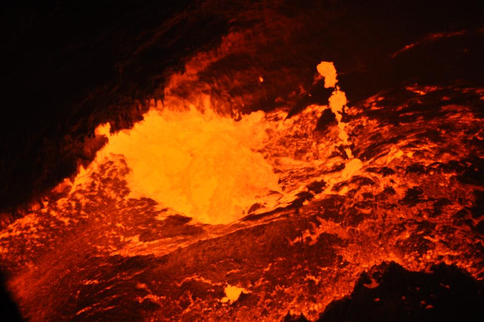 Le lac de lave du puits sud