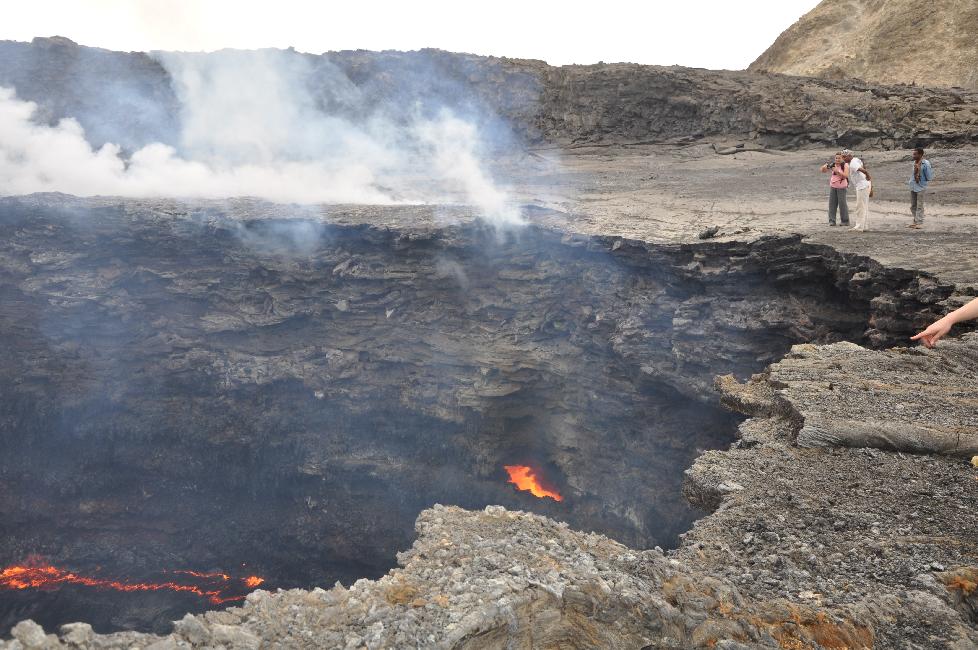 Le lac de lave du puits sud