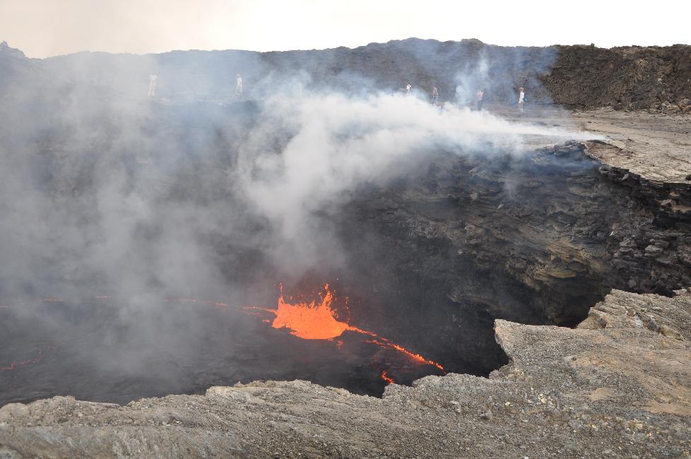 Le lac de lave du puits sud