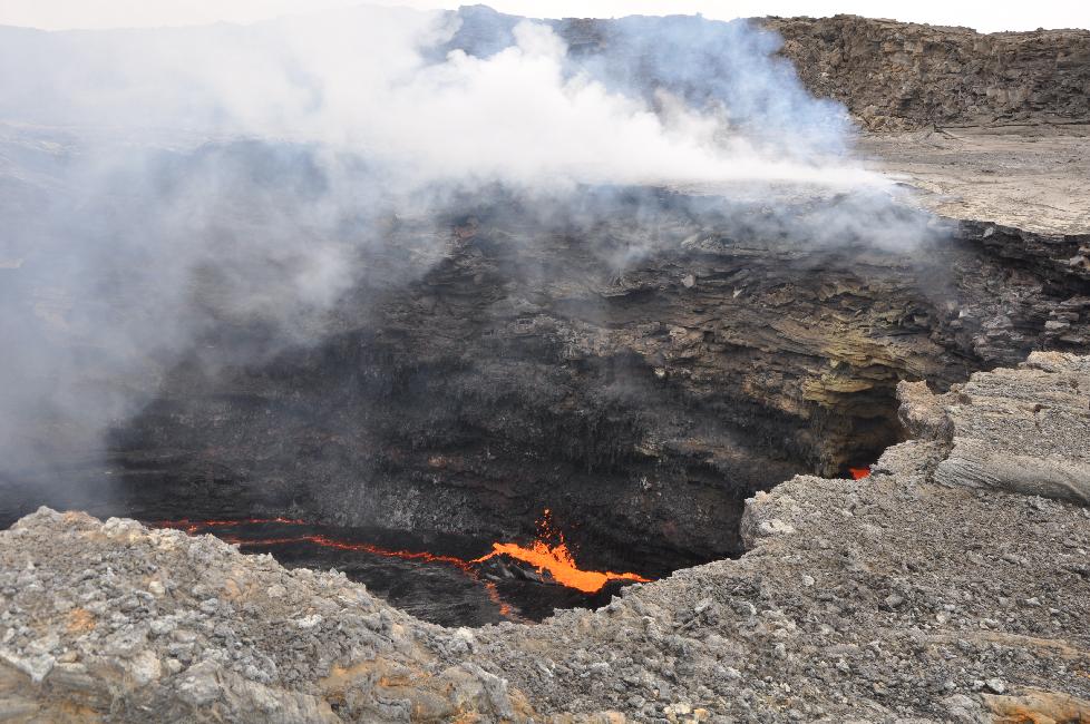 Le lac de lave du puits sud
