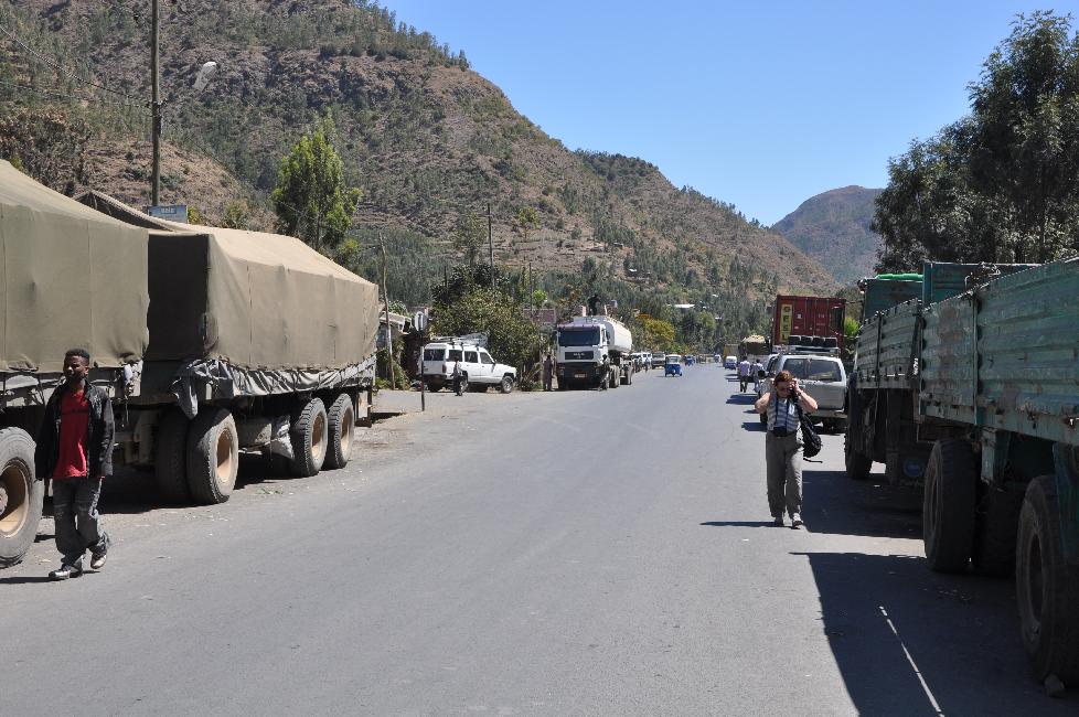 Route de Kombolcha à Mekele ; arrêt dans un village