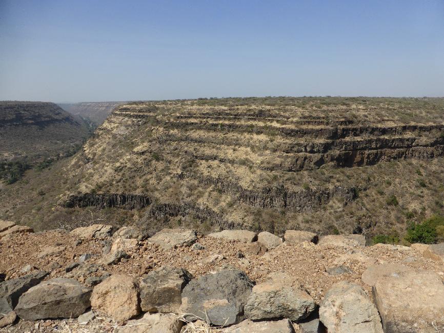 La rivière Awash a entaillé les coulées de basalte