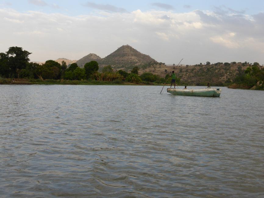 Traversée du Nil en amont des chutes