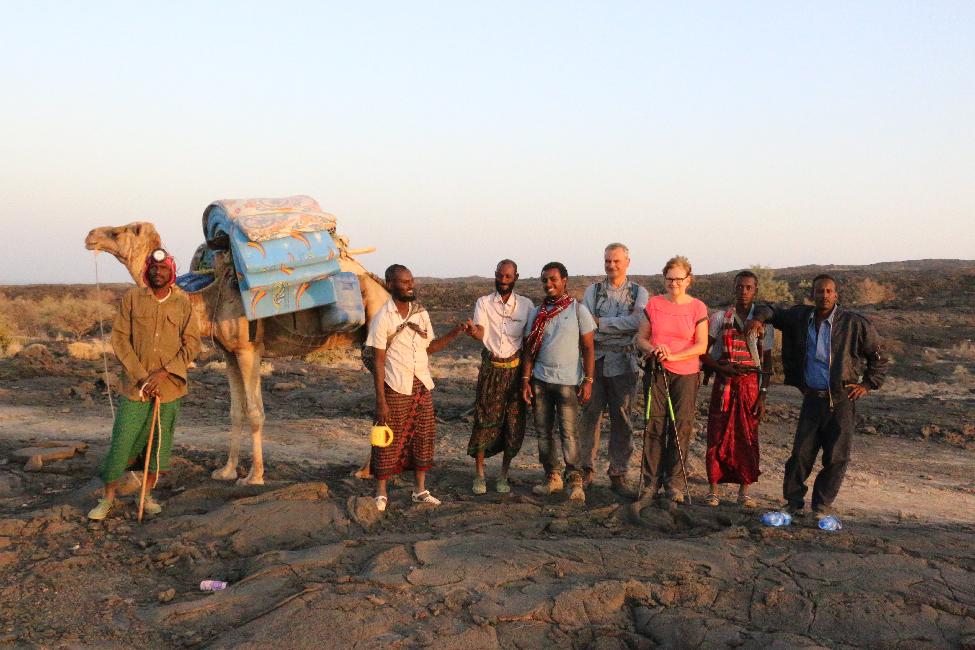 Notre équipe, au retour vers le pied de l'Erta Ale