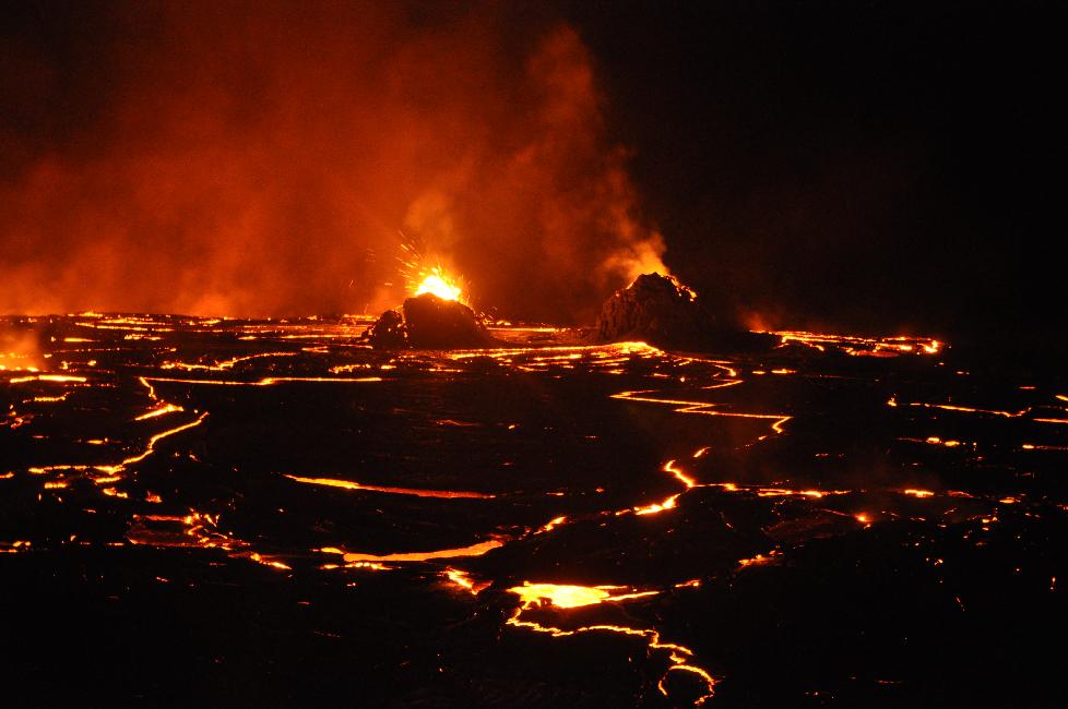 Le nouveau lac de lave, depuis notre point d'observation