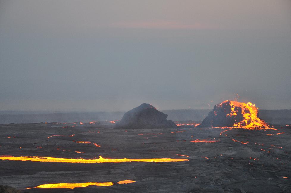Le nouveau lac de lave, depuis notre point d'observation