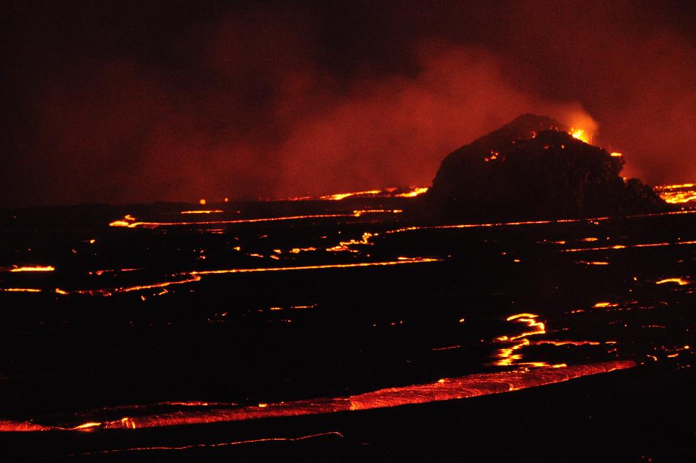Sortie de lave, depuis l'un des deux hornitos